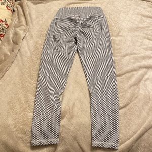 🤍 ECHT scrunch 🍑 butt legging 🤍